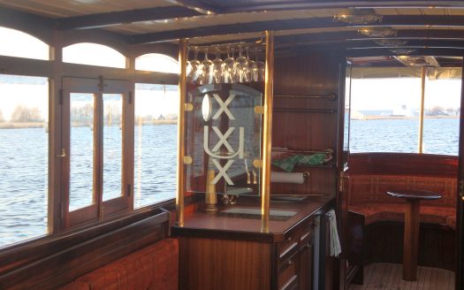 Saloonboat XIII