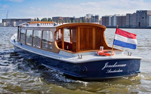 Saloonboat X
