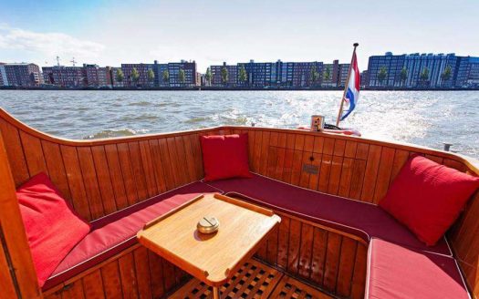 Saloonboat X