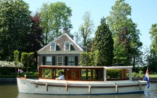 Saloonboat VI