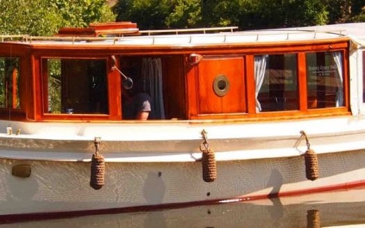 Saloonboat VI