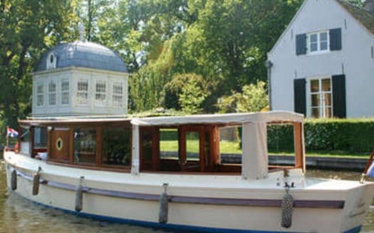 Saloonboat VI