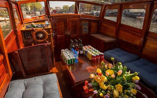 Saloonboat III