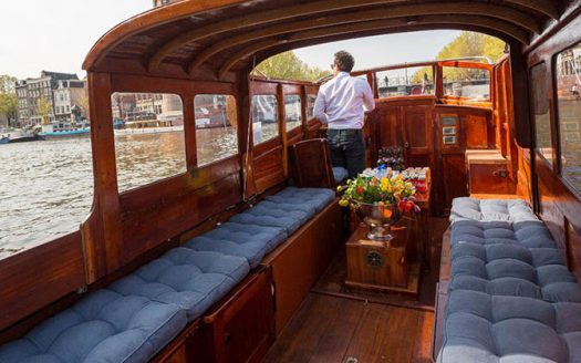 Saloonboat III